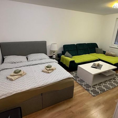 Apartman City Park Stranany Michalovce Esterno foto